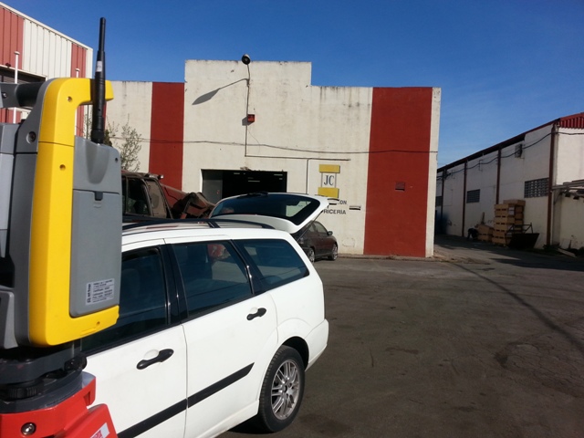 Levantamiento topogr&aacute;fico de una zona industrial de 2 Ha en
Barber&agrave; del Vall&eacute;s