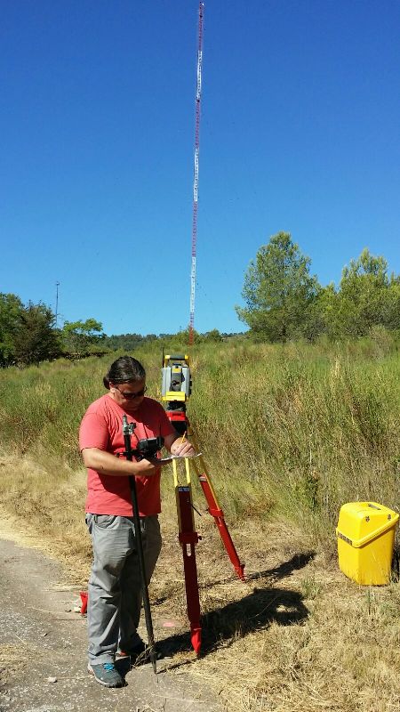 Georeferenciaci�n y medida de la altura de dos torres de telecomunicacionesa